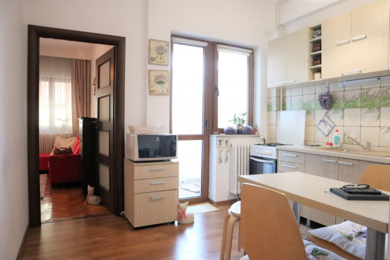 Romana – ASE, Apartament cochet 2 camere si boxa, Comision 0!