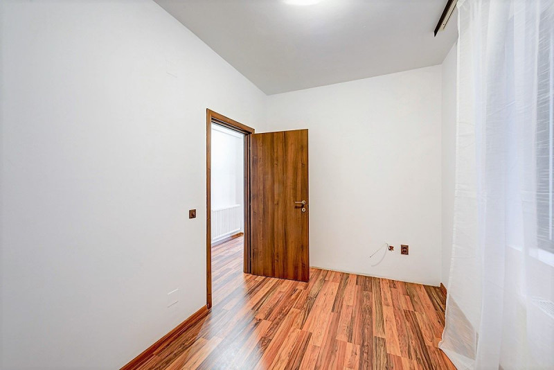 JIULUI - STR. TARNAVENI, APARTAMENT 2 CAMERE, IGIENIZAT, LIBER, 58 MP.