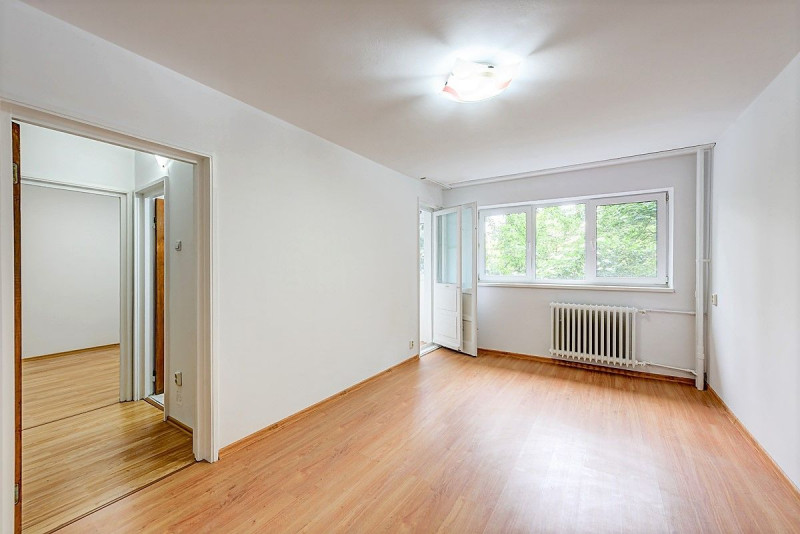 PARC BAZILESCU - METROU, APARTAMENT 2 CAMERE RENOVAT, LIBER, 50 MP.