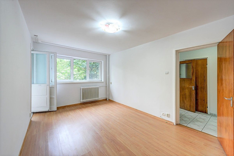 PARC BAZILESCU - METROU, APARTAMENT 2 CAMERE RENOVAT, LIBER, 50 MP.