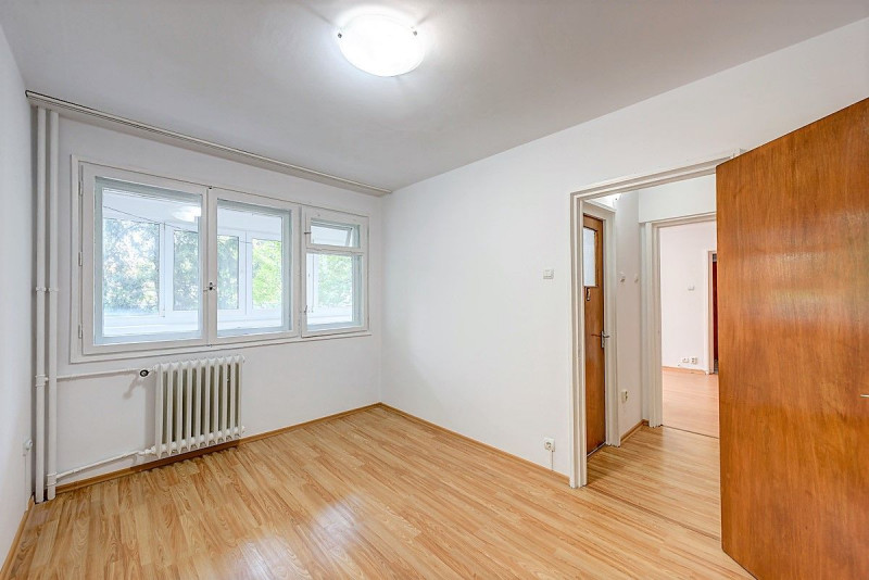PARC BAZILESCU - METROU, APARTAMENT 2 CAMERE RENOVAT, LIBER, 50 MP.