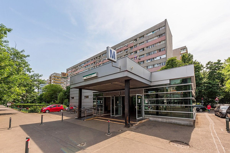 PARC BAZILESCU - METROU, APARTAMENT 2 CAMERE RENOVAT, LIBER, 50 MP.