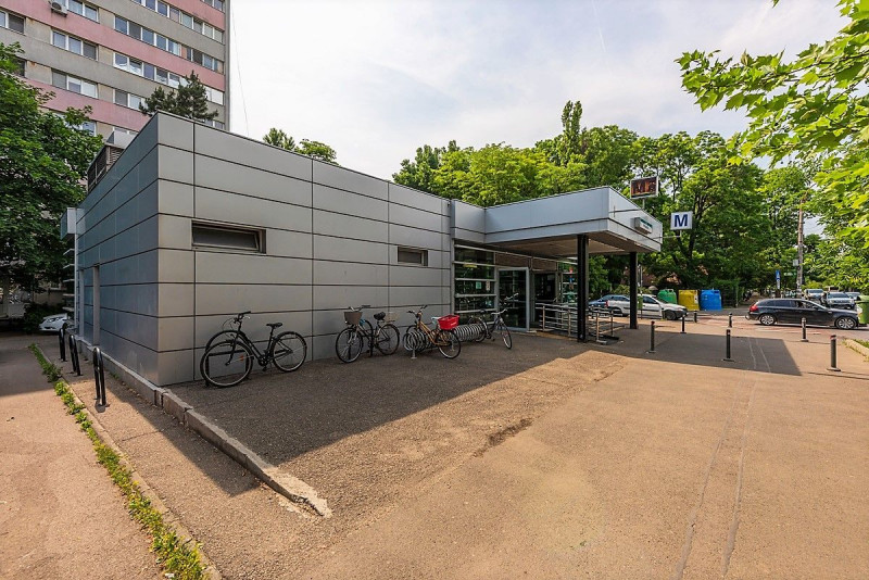 PARC BAZILESCU - METROU, APARTAMENT 2 CAMERE RENOVAT, LIBER, 50 MP.