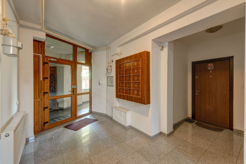 Petrom City – Izbiceni, 2 (sau 3) camere, lift, parcare subterana, boxa, 77 mp.