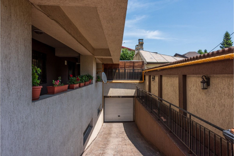 Petrom City – Izbiceni, 2 (sau 3) camere, lift, parcare subterana, boxa, 77 mp.