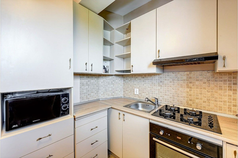 Bazilescu – Lapusneanu, Apartament 2 camere decomandat, 48 mp.