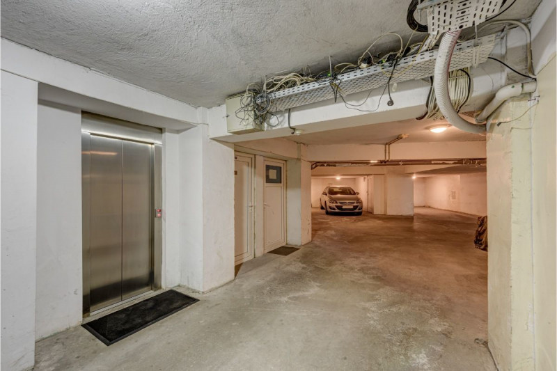 Petrom City – Izbiceni, apartament 2 camere, imobil cu lift, garaj, boxa, 77 mp.