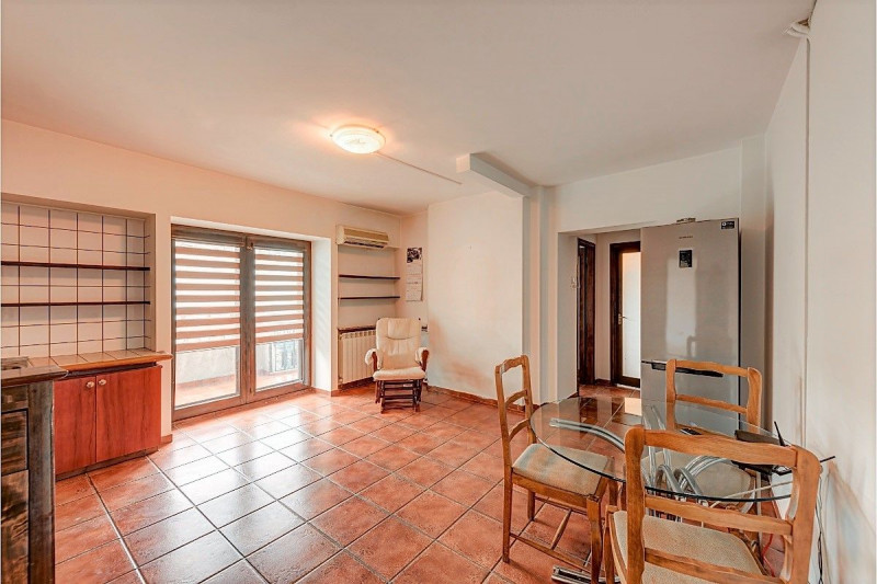 Unirii - Negru Voda, apartament 2 camere spatios, 70 mp.