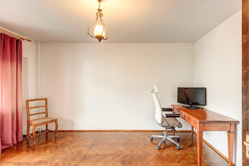 Unirii - Negru Voda, apartament 2 camere spatios, 70 mp.