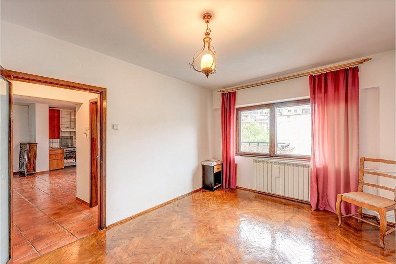 Unirii - Negru Voda, apartament 2 camere spatios, 70 mp.
