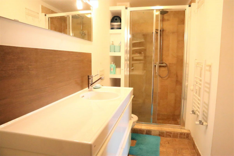 DOMENII – SUTASULUI, INCHIRIERE CASA 2 CAMERE CU TERASA, 100 MP. 