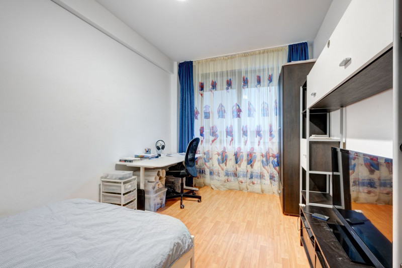 DAMAROAIA – IZBICENI, Apartament 3 camere, 2 bai, curte, garaj, boxa, 120 mp.