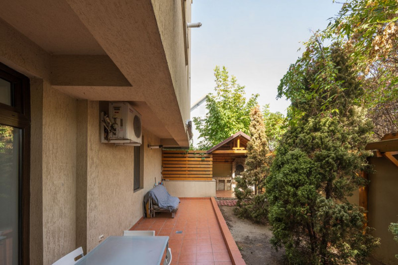 DAMAROAIA – IZBICENI, Apartament 3 camere, 2 bai, curte, garaj, boxa, 120 mp.