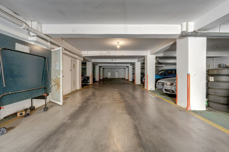DAMAROAIA – IZBICENI, Apartament 3 camere, 2 bai, curte, garaj, boxa, 120 mp.