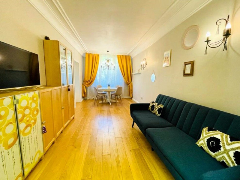 Pajura - Presei, Apartament 3 camere deosebit, centrala proprie.