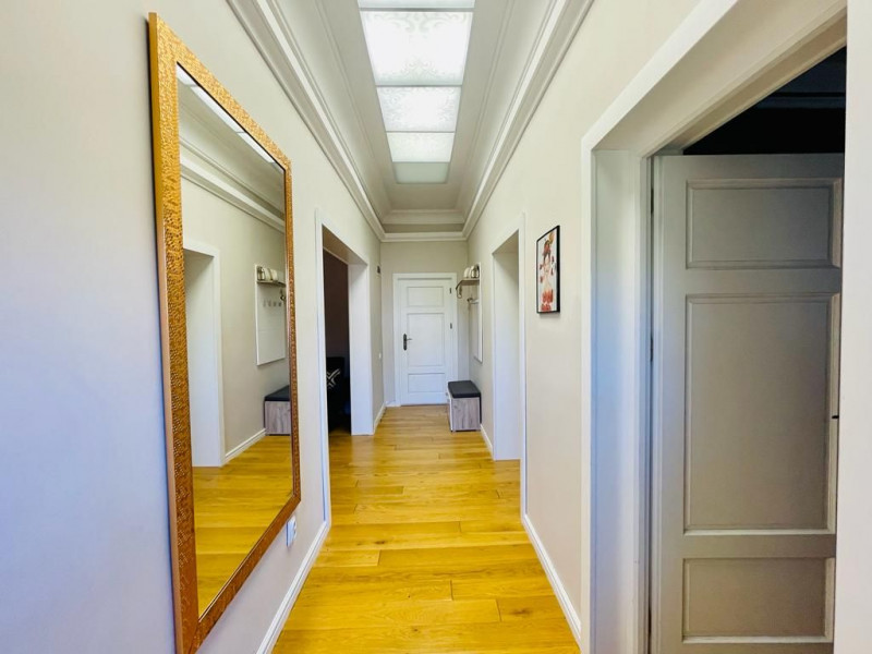 Pajura - Presei, Apartament 3 camere deosebit, centrala proprie.