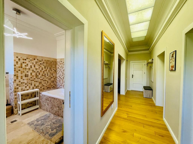 Pajura - Presei, Apartament 3 camere deosebit, centrala proprie.