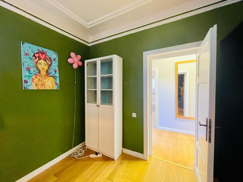 Pajura - Presei, Apartament 3 camere deosebit, centrala proprie.