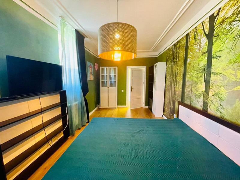 Pajura - Presei, Apartament 3 camere deosebit, centrala proprie.