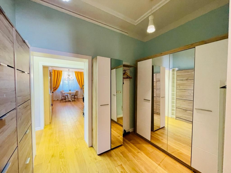 Pajura - Presei, Apartament 3 camere deosebit, centrala proprie.
