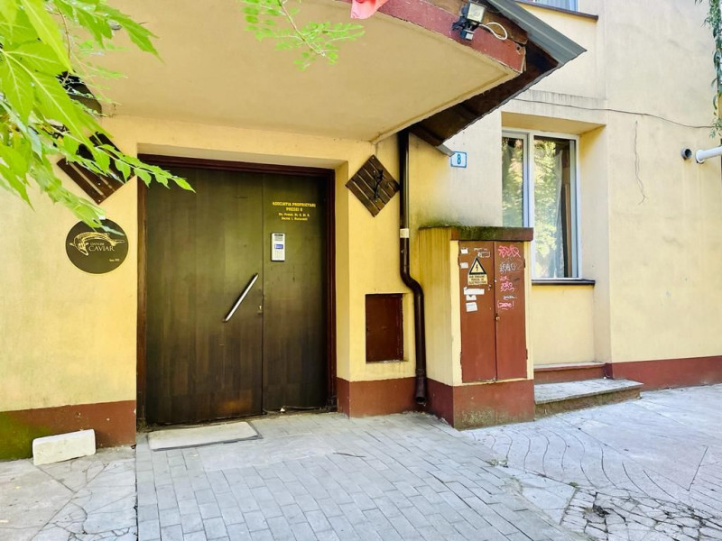 Pajura - Presei, Apartament 3 camere deosebit, centrala proprie.