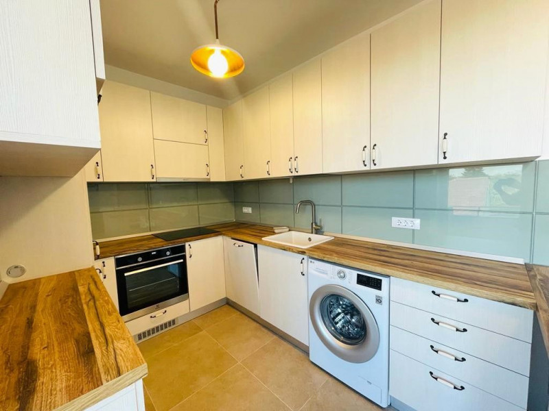 Bucurestii Noi – Apartament 3 camere nou, splendid, garaj, lift, terasa, 81 mp.