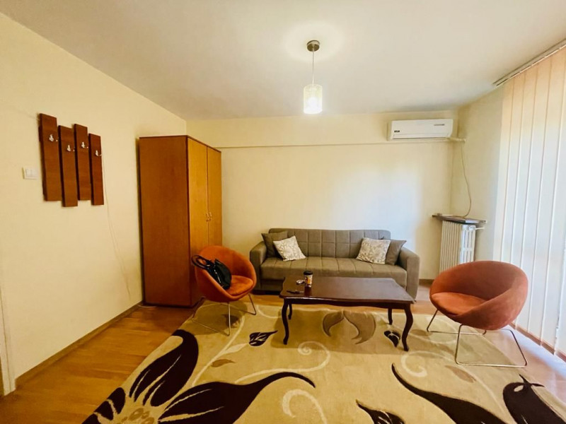 Universitate - Apartament de 2 camere, centrala de bloc,  Comision 0. 