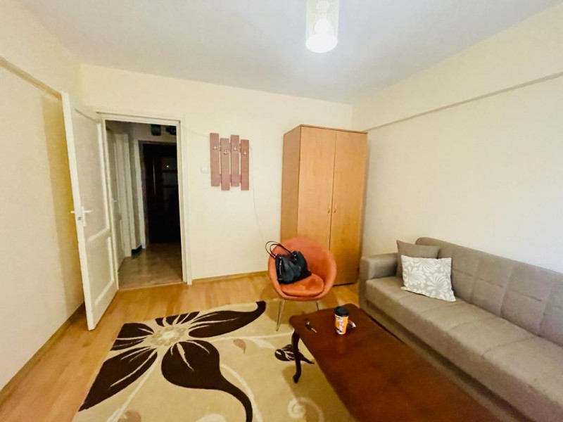 Universitate - Apartament de 2 camere, centrala de bloc,  Comision 0. 