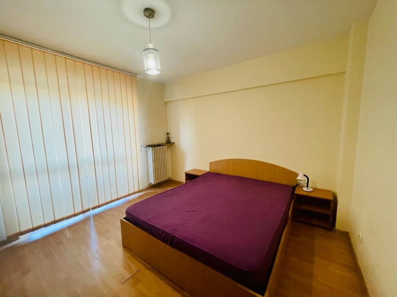 Universitate - Apartament de 2 camere, centrala de bloc,  Comision 0. 
