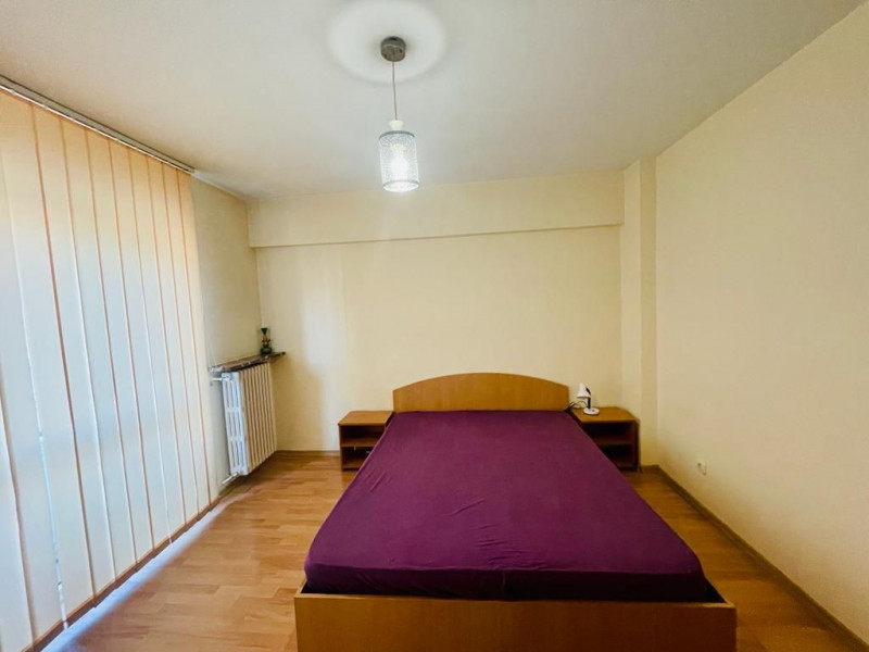Universitate - Apartament de 2 camere, centrala de bloc,  Comision 0. 