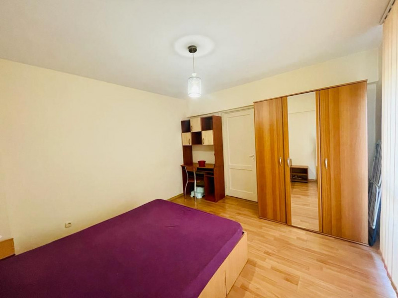 Universitate - Apartament de 2 camere, centrala de bloc,  Comision 0. 