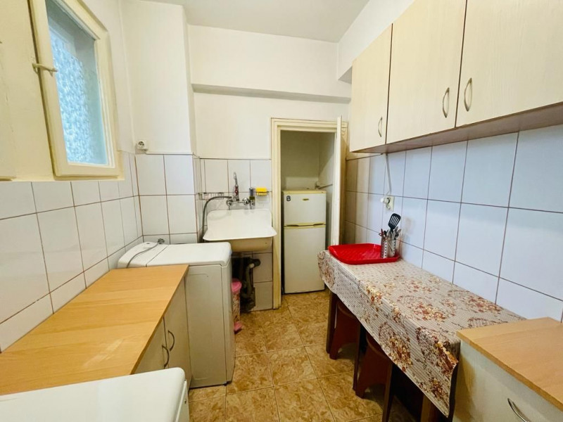 Universitate - Apartament de 2 camere, centrala de bloc,  Comision 0. 