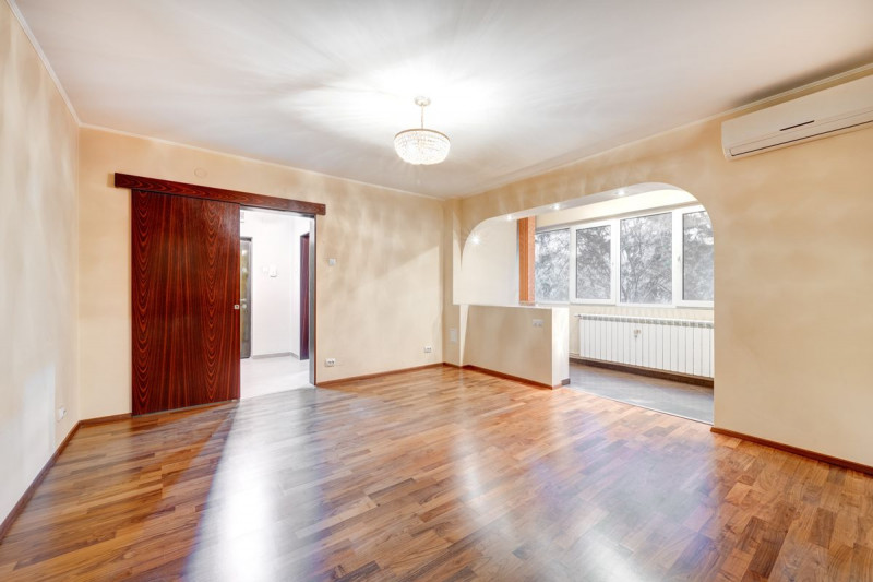 REZERVAT – Pajura, Apartament 3 camere, etaj 1, 70 mp, stare buna. 