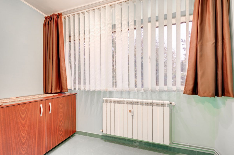 REZERVAT – Pajura, Apartament 3 camere, etaj 1, 70 mp, stare buna. 