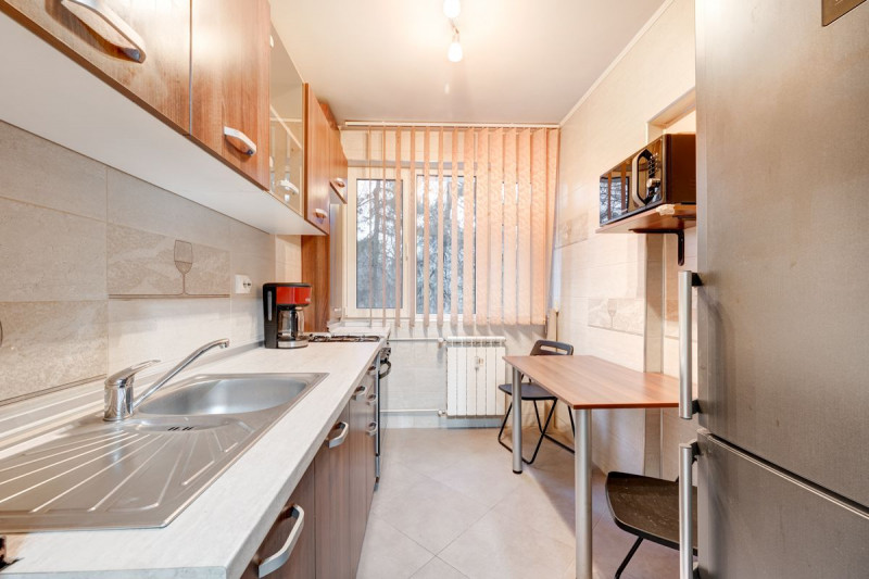 REZERVAT – Pajura, Apartament 3 camere, etaj 1, 70 mp, stare buna. 