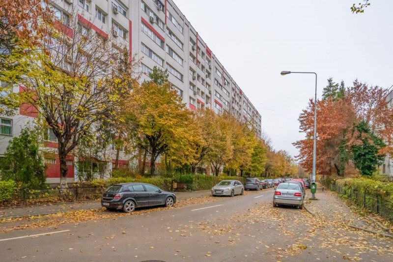 REZERVAT – Pajura, Apartament 3 camere, etaj 1, 70 mp, stare buna. 