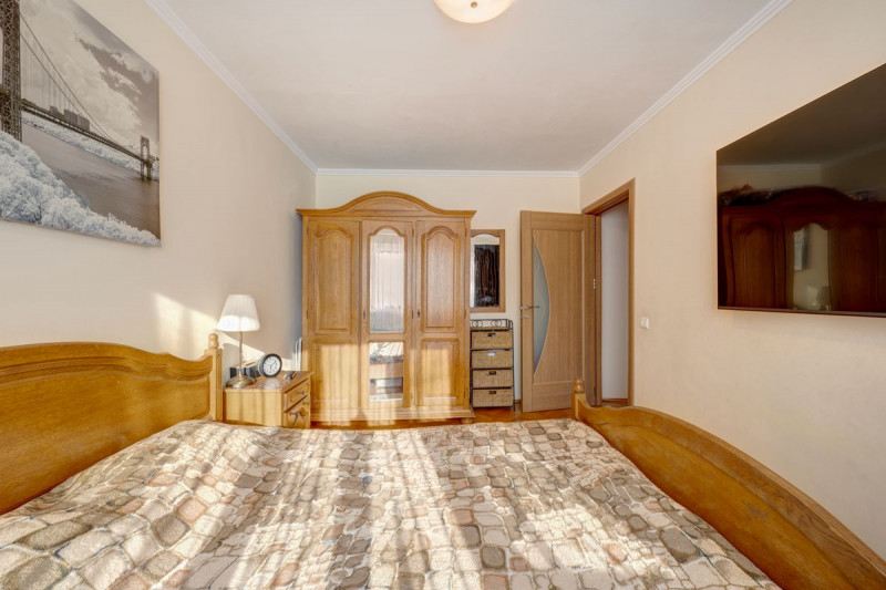 Obregia – Aleea Ciceu, Apartament 4 camere, centrala proprie, 81 mp.