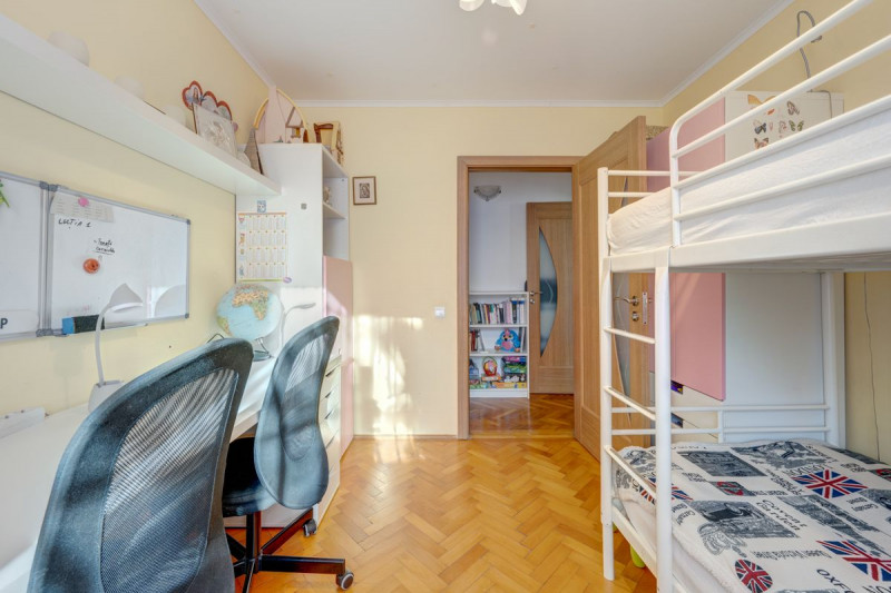 Obregia – Aleea Ciceu, Apartament 4 camere, centrala proprie, 81 mp.