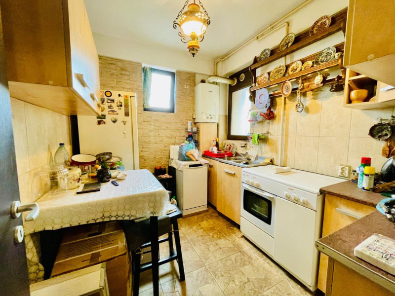 Bazilescu - Lidl, Apartament 2 camere decomandat, parcare, 2 boxe, 59 mp.