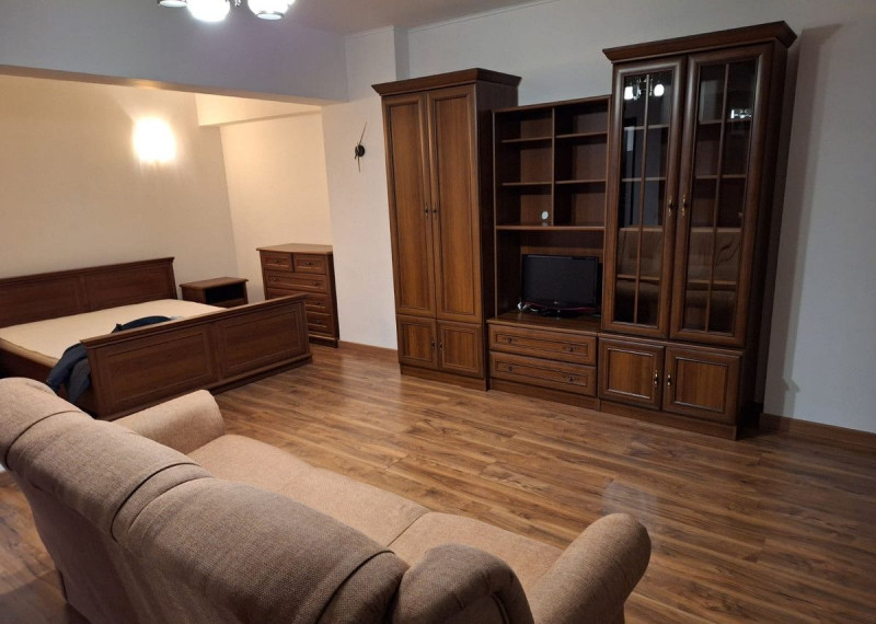 BUCURESTII NOI – Garsoniera spatioasa, gata de mutat, la metrou, 52mp. 