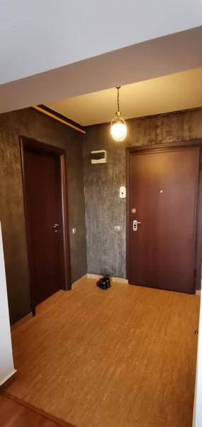 BUCURESTII NOI – Garsoniera spatioasa, gata de mutat, la metrou, 52mp. 