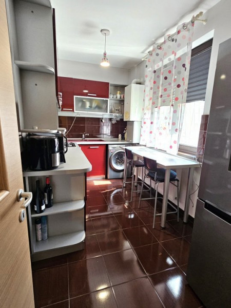 De vanzare apt 3 camere cu gradina in Bucurestii Noi - Parc Bazilescu
