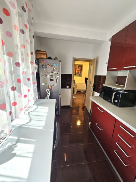 De vanzare apt 3 camere cu gradina in Bucurestii Noi - Parc Bazilescu