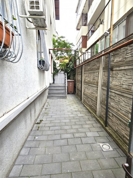 De vanzare apt 3 camere cu gradina in Bucurestii Noi - Parc Bazilescu