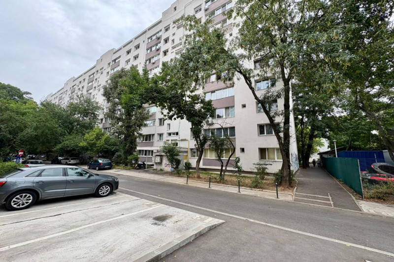 APUSULUI – Apartament 2 camere renovat, gata de mutat, 50 mp.