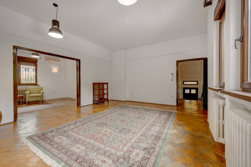 P-TA LAHOVARI, VILA REPREZENTATIVA PENTRU BIROURI, 425 MP.