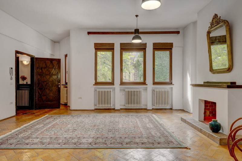P-TA LAHOVARI, VILA REPREZENTATIVA PENTRU BIROURI, 425 MP.