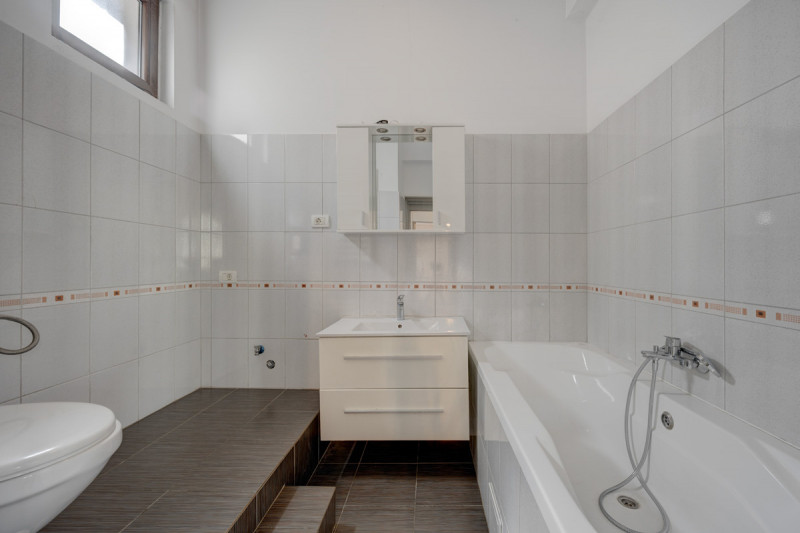 P-TA LAHOVARI, VILA REPREZENTATIVA PENTRU BIROURI, 425 MP.