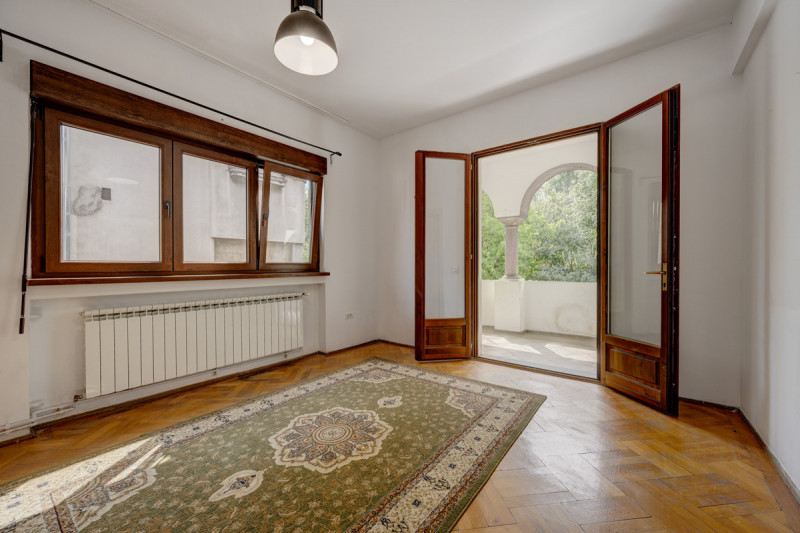 P-TA LAHOVARI, VILA REPREZENTATIVA PENTRU BIROURI, 425 MP.
