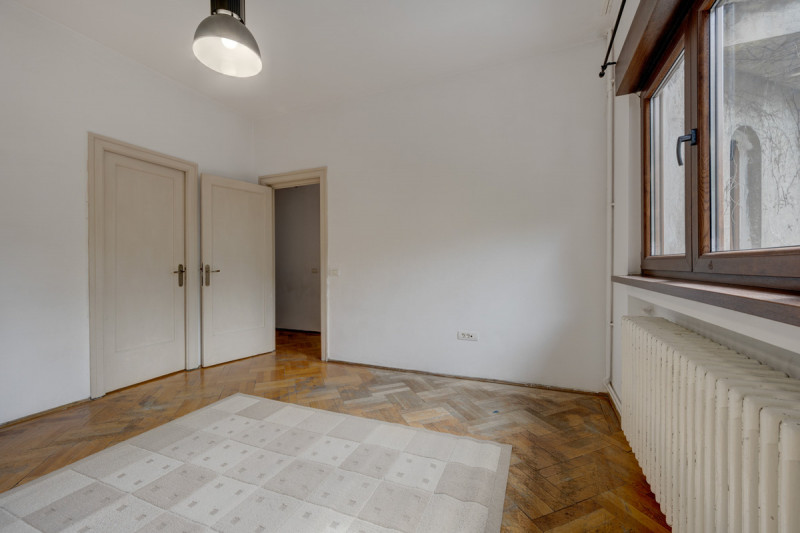 P-TA LAHOVARI, VILA REPREZENTATIVA PENTRU BIROURI, 425 MP.